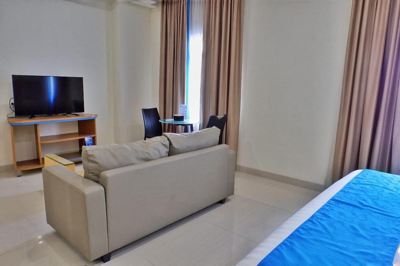 Hotel Brothers Biru Solo Baru Extérieur photo