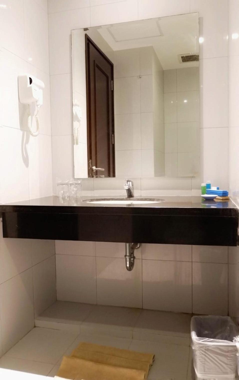 Hotel Brothers Biru Solo Baru Extérieur photo