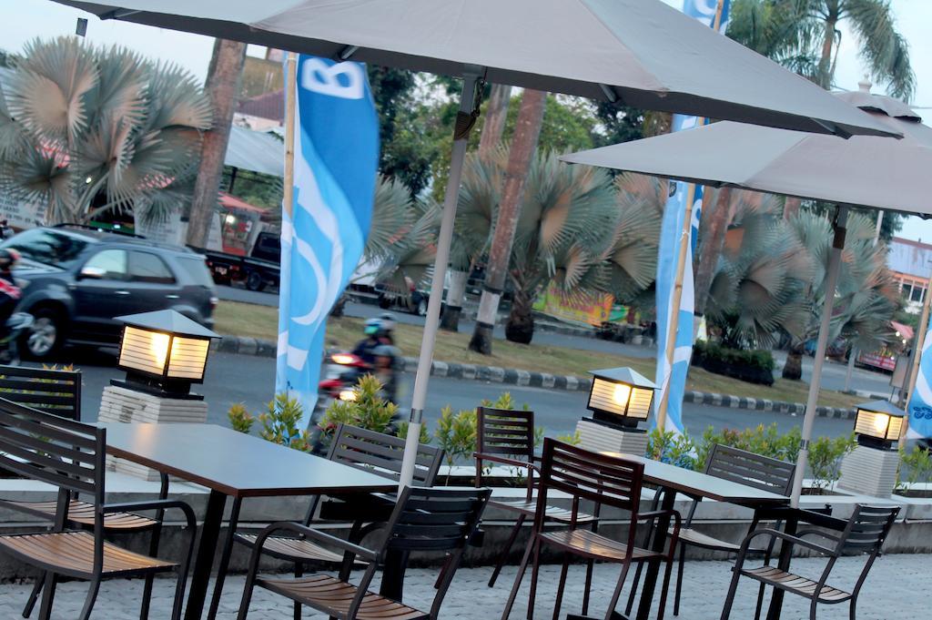 Hotel Brothers Biru Solo Baru Extérieur photo