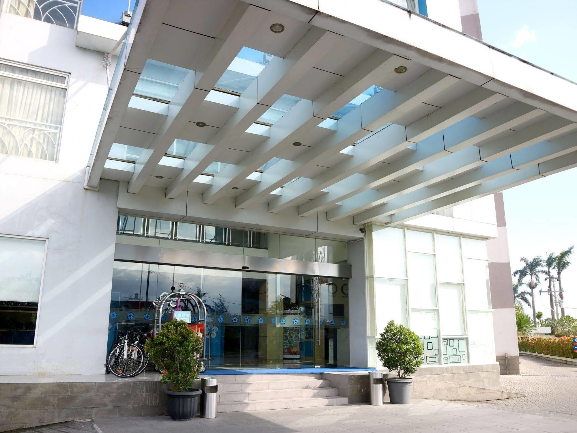 Hotel Brothers Biru Solo Baru Extérieur photo