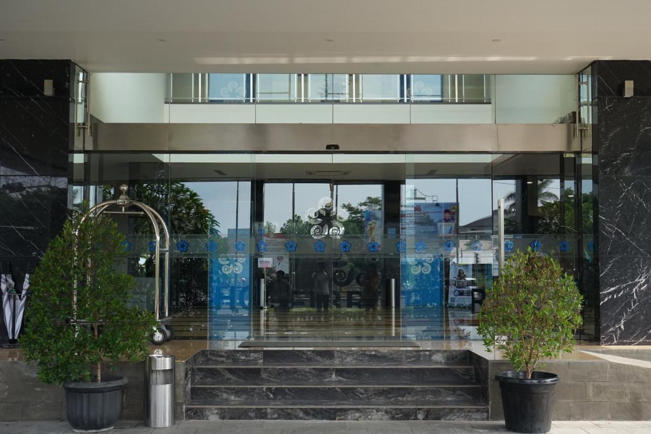 Hotel Brothers Biru Solo Baru Extérieur photo