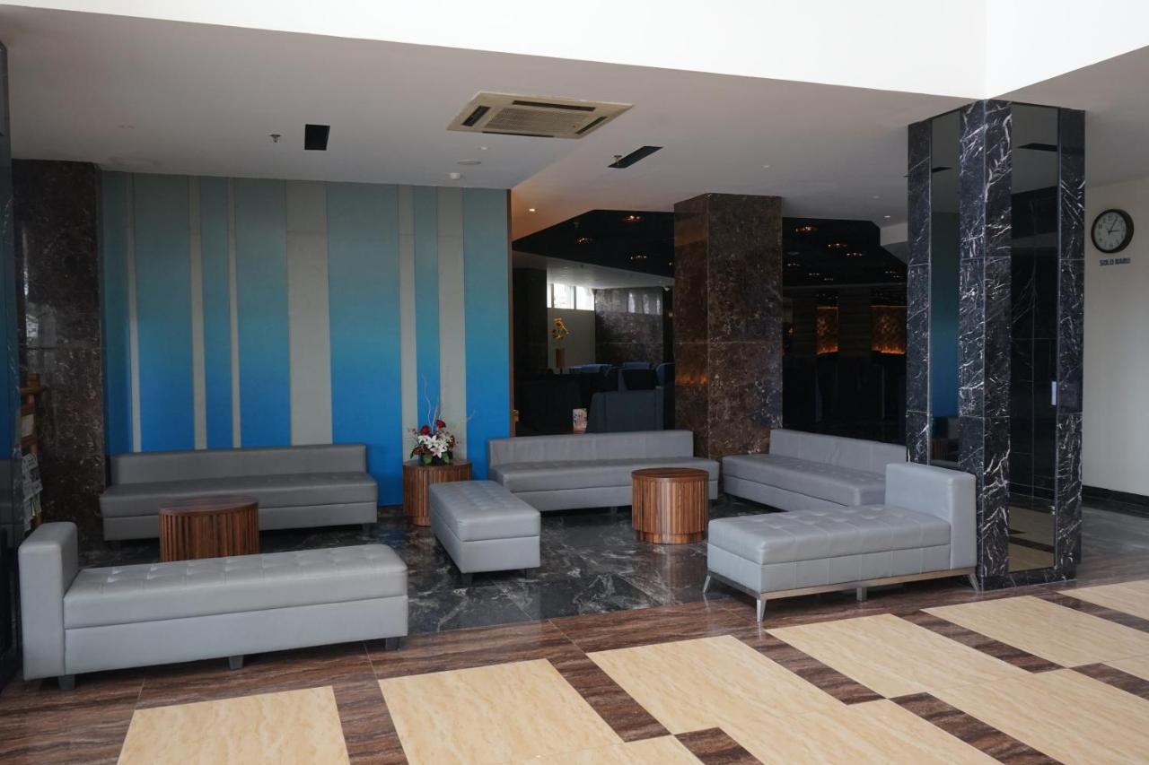 Hotel Brothers Biru Solo Baru Extérieur photo